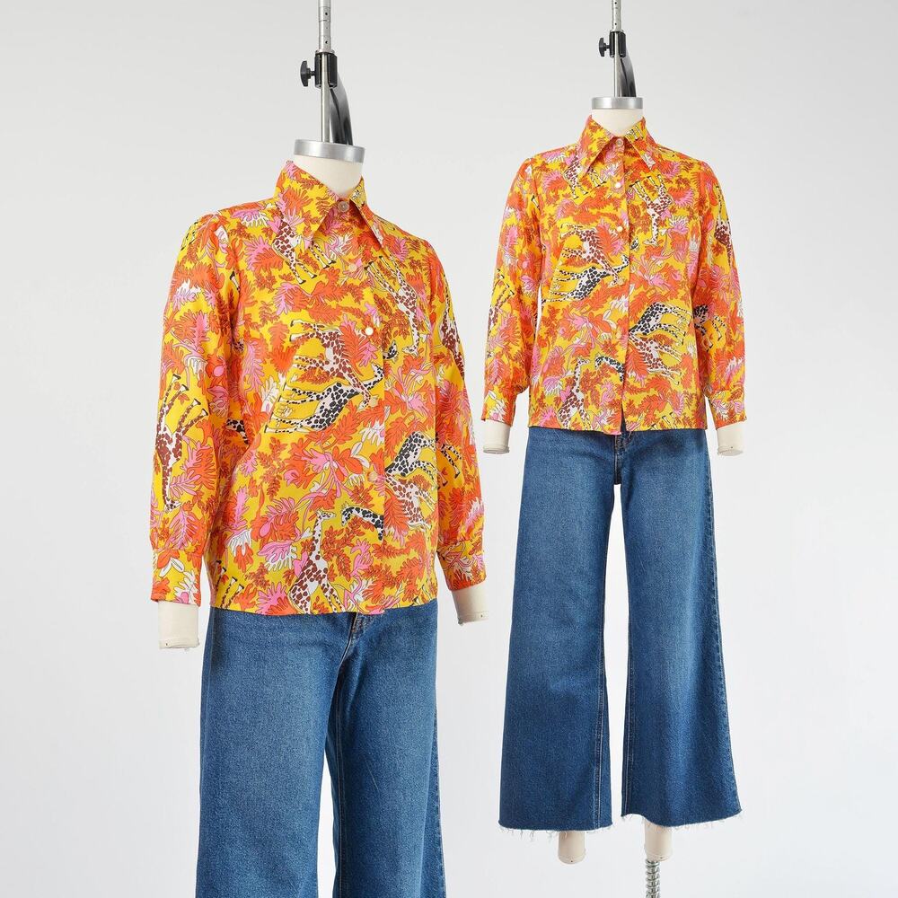 Vintage 70s Giraffe Print Blouse Dagger Collared Button Down Mod Psychedelic Top